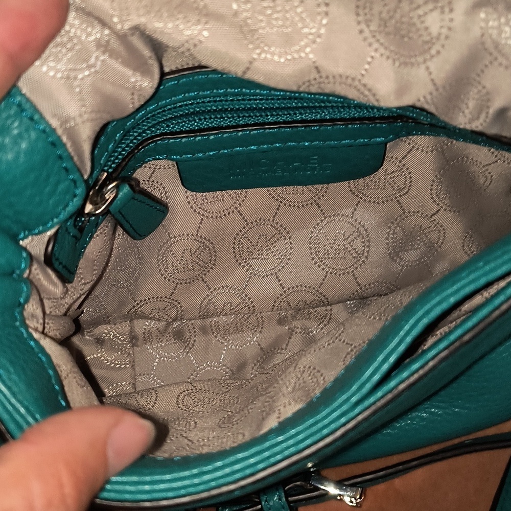 Michael Kors Bedford Flap Crossbody Bag - Picture 6 of 11